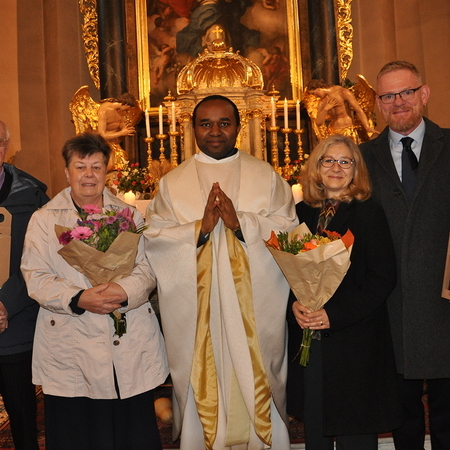 Pater Pius mit unseren Jubelpaaren